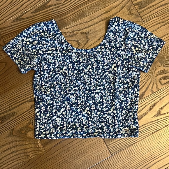 3 for $25 💚 crop top - Picture 1 of 3